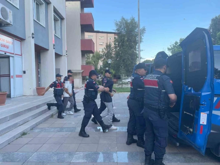 İzmir’den Nazilliye uyuşturucu sevkiyatını Jandarma önledi
