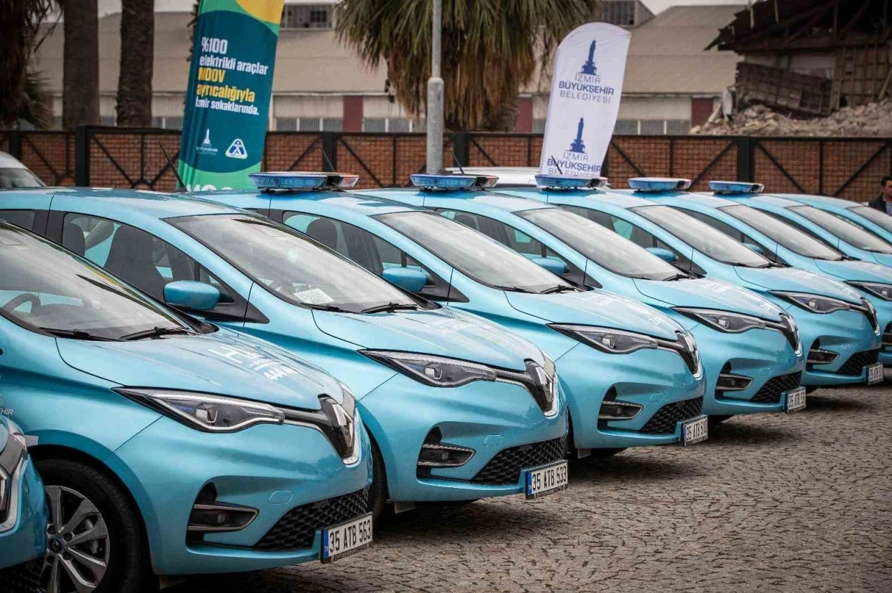 İzmir&rsquo;in elektrikli ara&ccedil; filosuyla 25 milyon lira tasarruf
