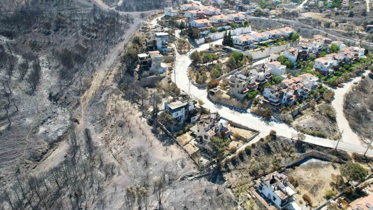 İzmir’in gözde yazlık merkezi hayalet kasabaya döndü
