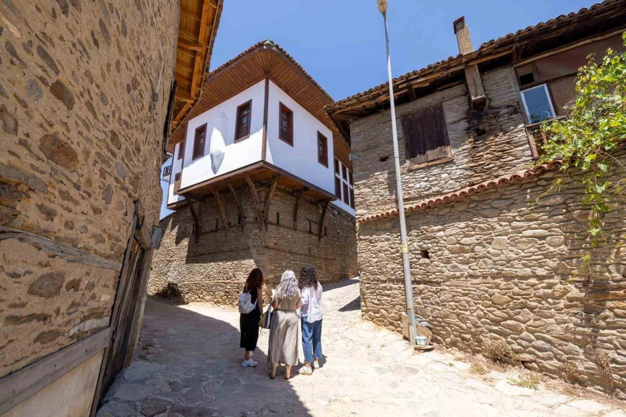 İzmir&rsquo;in tarihi mirasına koruma kalkanı
