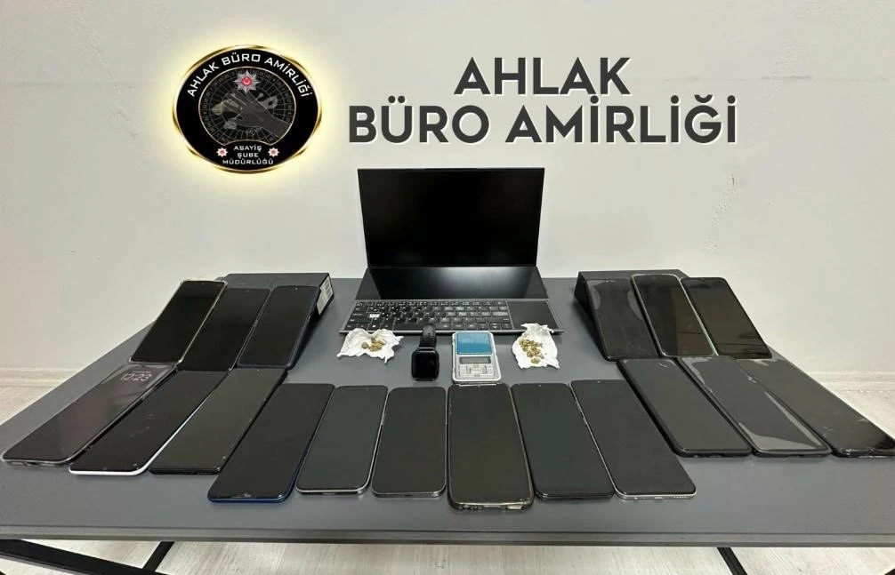 İzmir merkezli 7 ilde fuhuş operasyonu: 14 gözaltı
