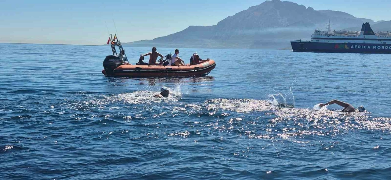 İzmirli Tuna, Cebelitarık Boğazı’nı yüzerek geçen dünyadaki ilk otizmli maraton yüzücüsü