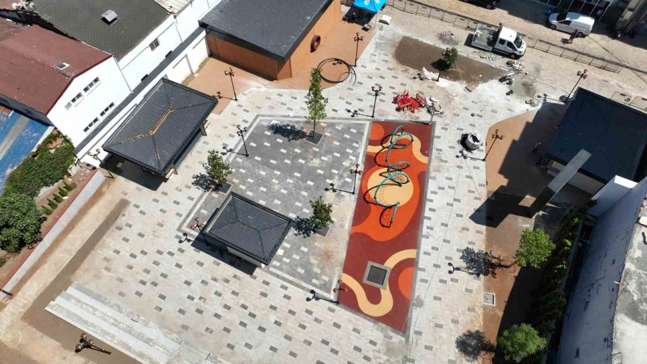 İzmit’e yeni meydan
