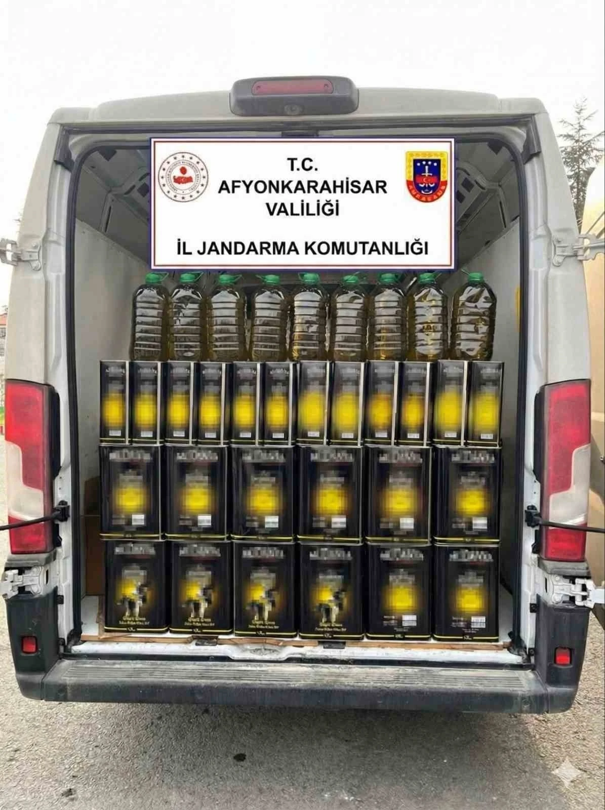Jandarma 655 litre sahte zeytinyağı ele geçirdi
