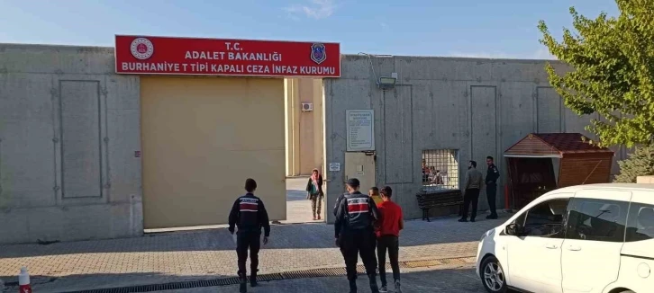 Jandarma devriyeleri zeytin hırsızlarına g&ouml;z a&ccedil;tırmıyor
