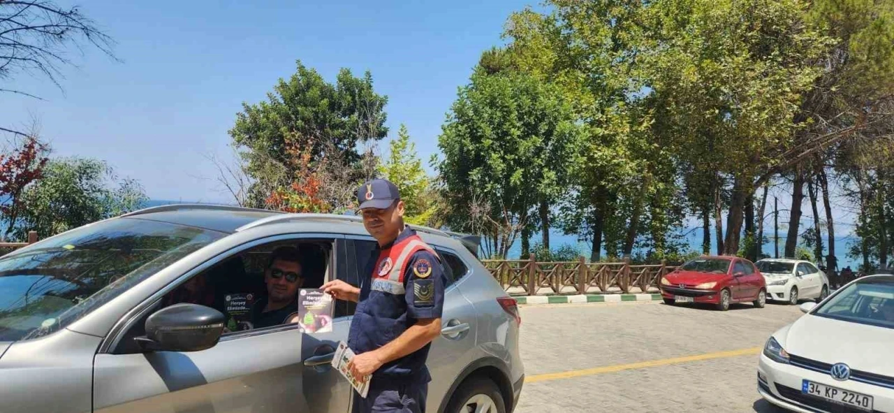 Jandarma ekipleri çevre ve orman yangınlarına karşı bilgilendirdi
