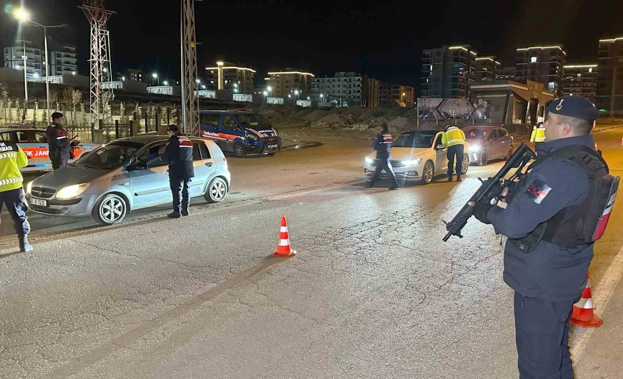 Jandarma ekiplerinden şok huzur uygulaması