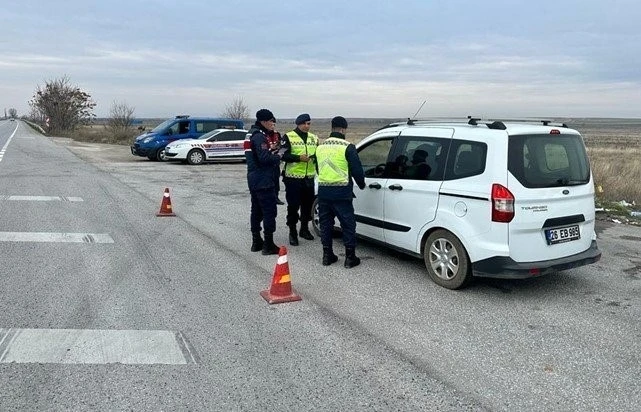 Jandarma ekiplerinin trafik denetimde 7 milyon TL ceza yazıldı
