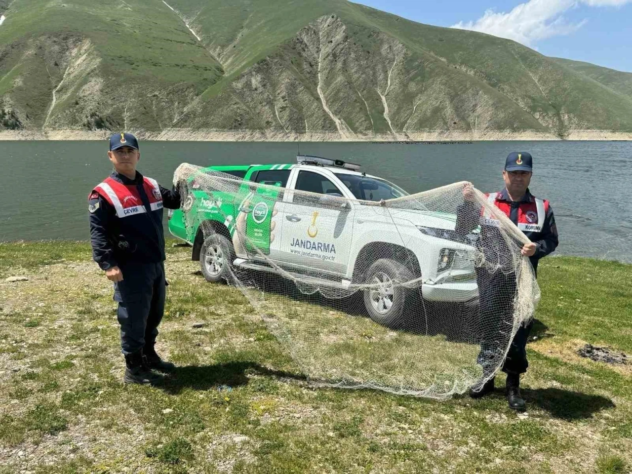 Jandarma kaçak avcıları yakaladı
