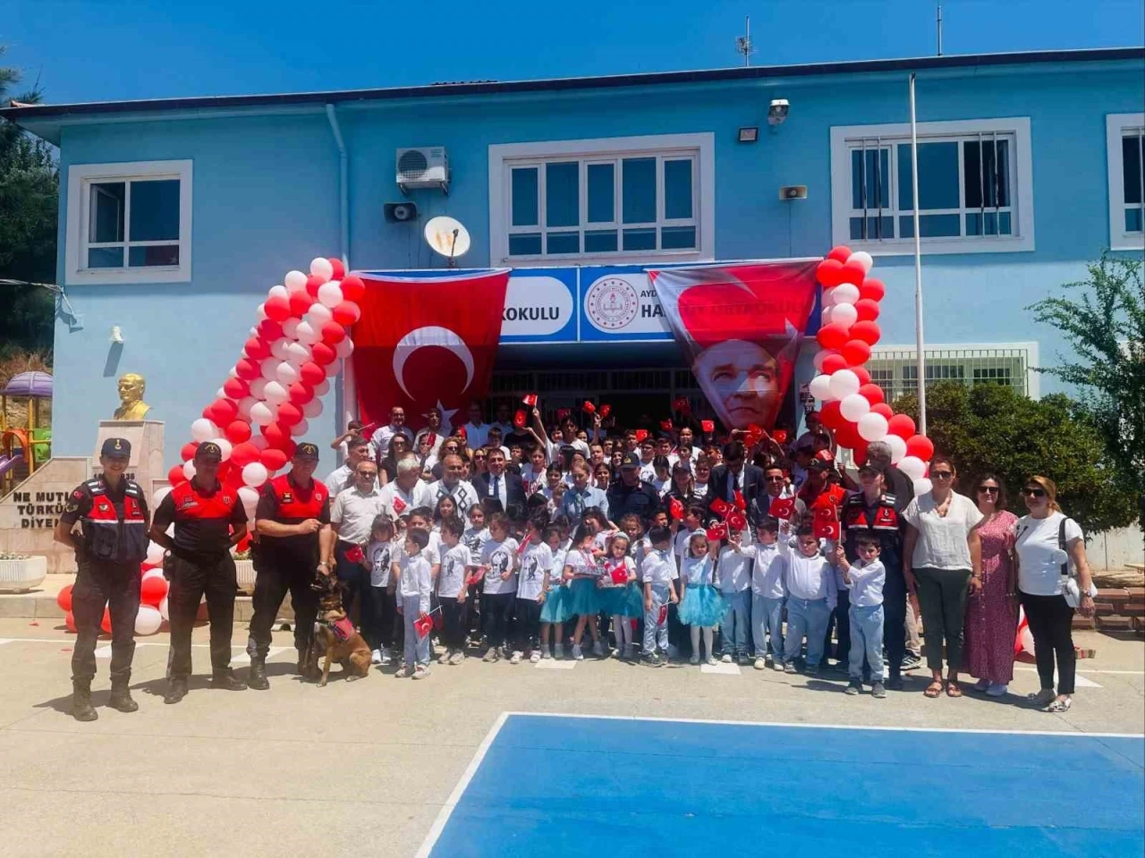 Jandarma, karne sevincine ortak oldu
