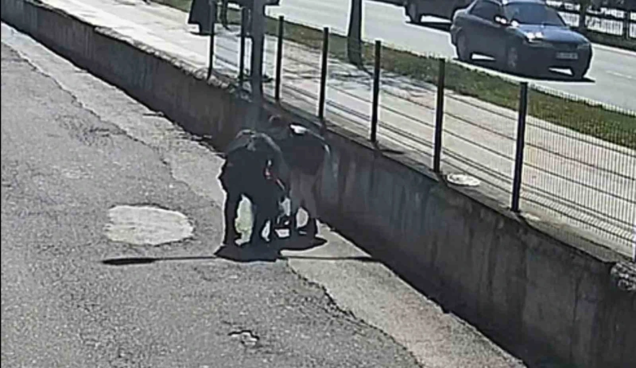 Jandarma personelinin ’heimlich’ manevrası, küçük çocuğu kurtardı
