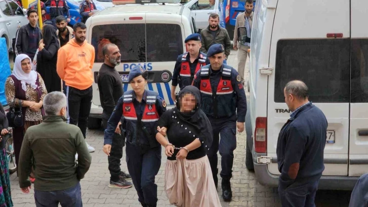 Jandarma uyuşturucu satıcılarına g&ouml;z a&ccedil;tırmıyor
