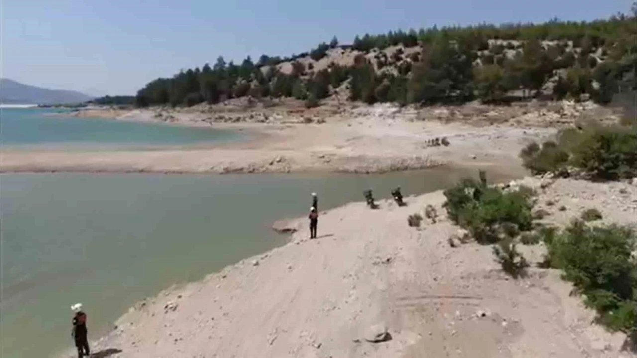 Jandarmadan baraj ve ormanlık alanda dron destekli denetim
