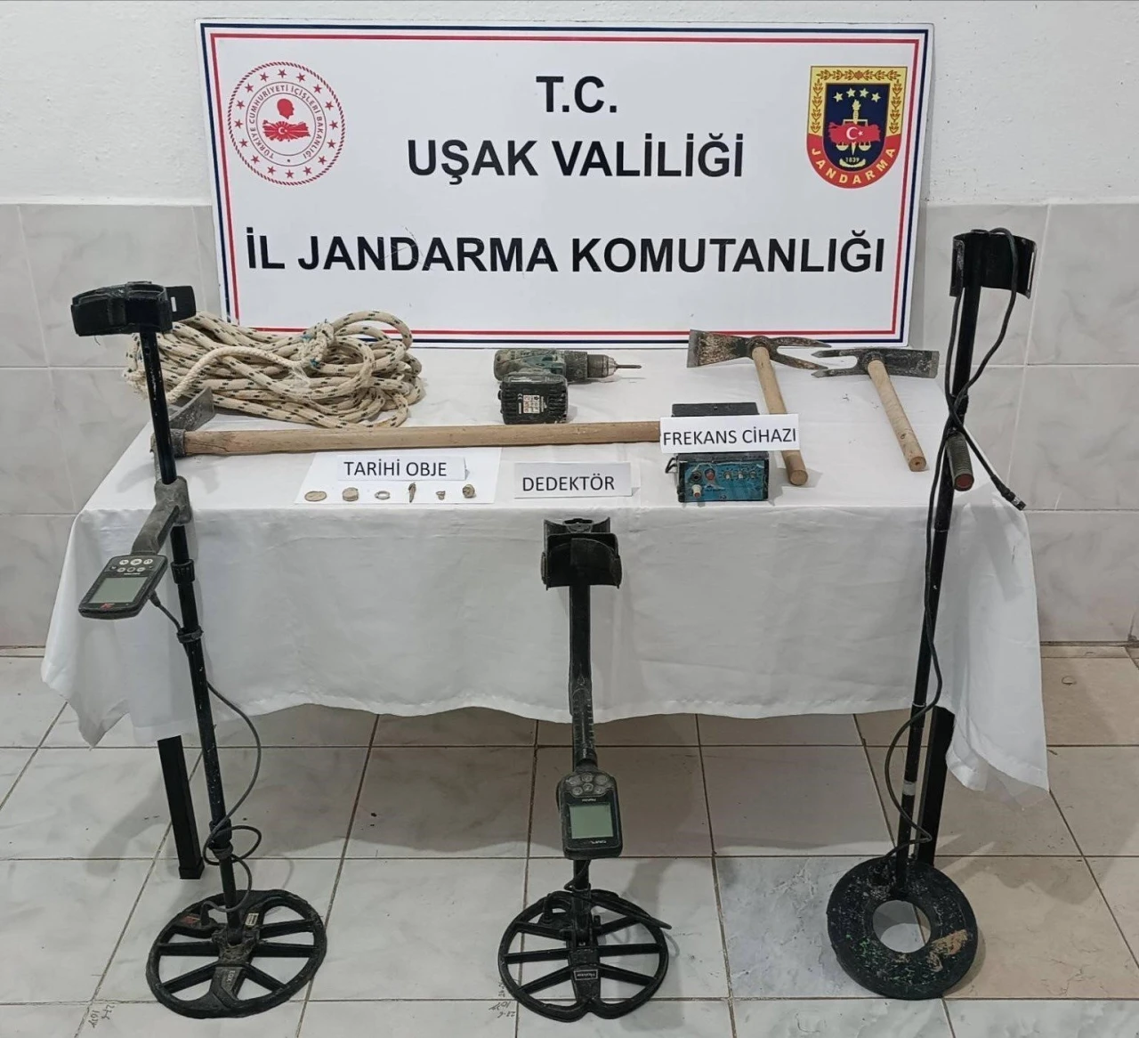 Jandarmadan kaçak kazıya suçüstü
