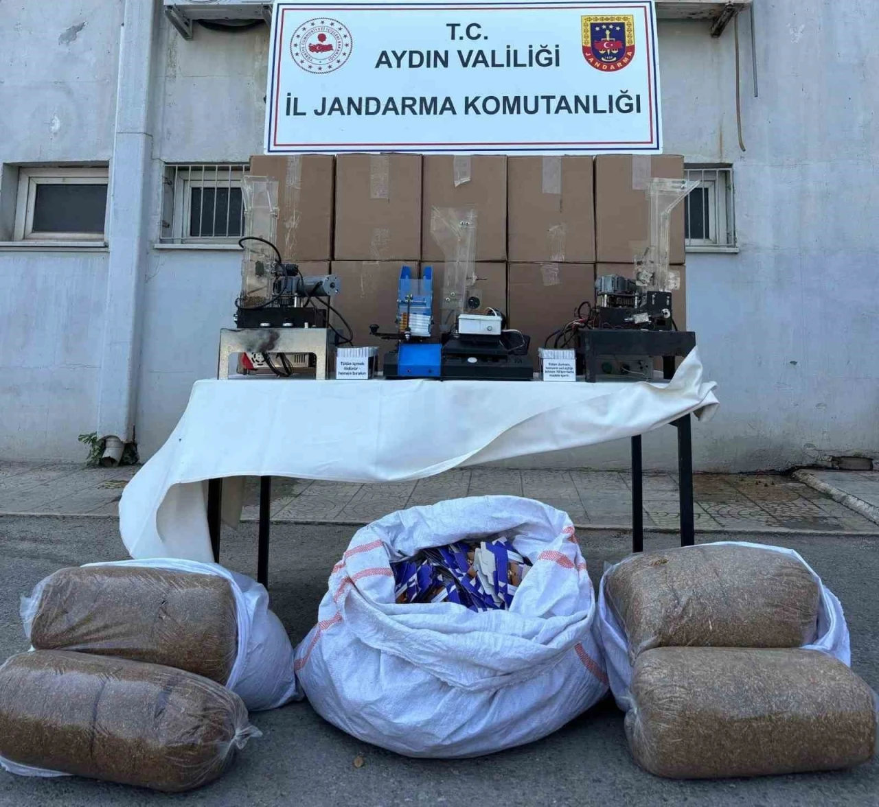 Jandarmadan ‘kaçak sigara’ baskını
