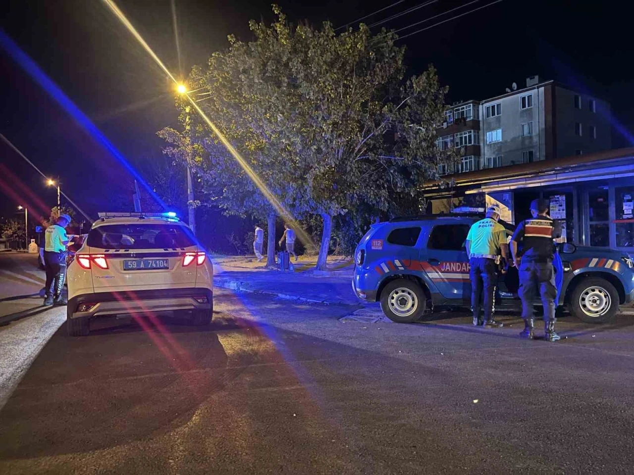 Jandarmadan ka&ccedil;an s&uuml;r&uuml;c&uuml;ye ara&ccedil; sahibinden tepki: "Devletten ka&ccedil;amazsın"
