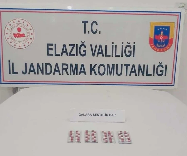 Jandarmadan uyuşturucuyla m&uuml;cadele: 2 g&ouml;zaltı
