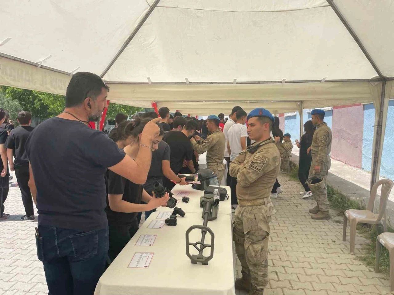 Jandarmanın teknolojisi öğrencilere anlatıldı

