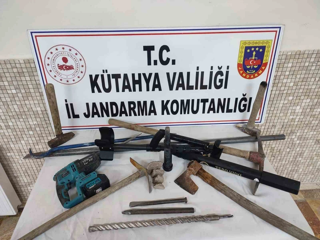 Kaçak kazı operasyonunda 9 şüpheli gözaltına alındı
