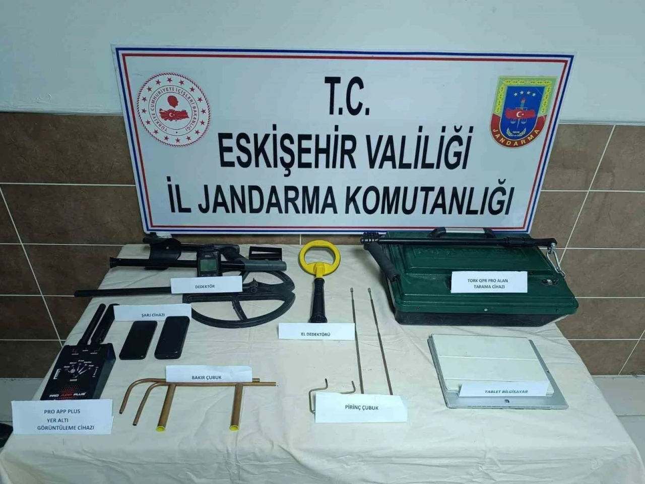 Kaçak kazı yapan 5 ÅŸahıs suçüstü yakalandı