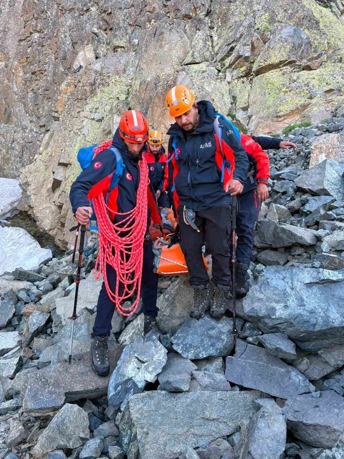 Ka&ccedil;kar Dağları&rsquo;na tırmanışta yaralanan dağcı kurtarıldı
