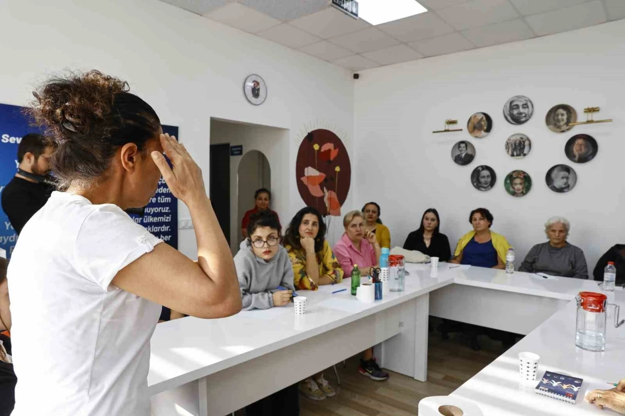 Kadın Danışma Merkezi’nde ’İşaret Dili Eğitimi’
