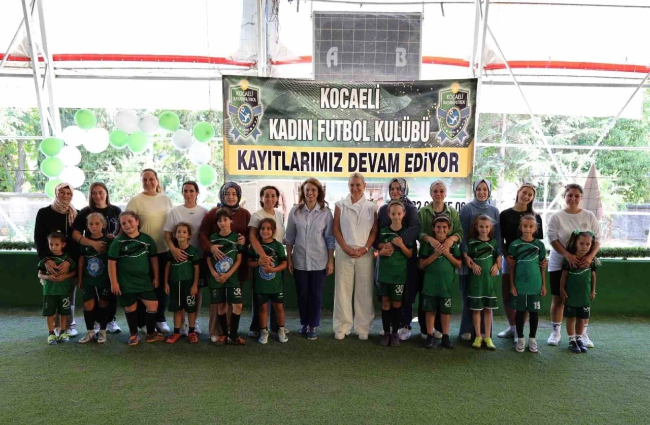 Kadın futboluna tam destek
