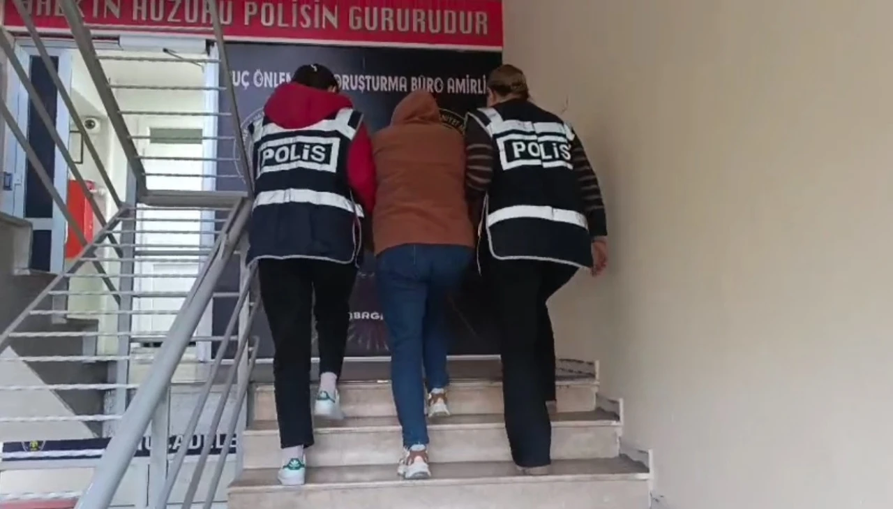 Kadın hırsız, 28 yıl hapisle aranıyordu, polis kıskıvrak yakaladı
