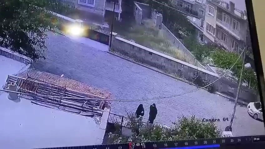 Kadın kılığına girip hırsızlık yaptılar
