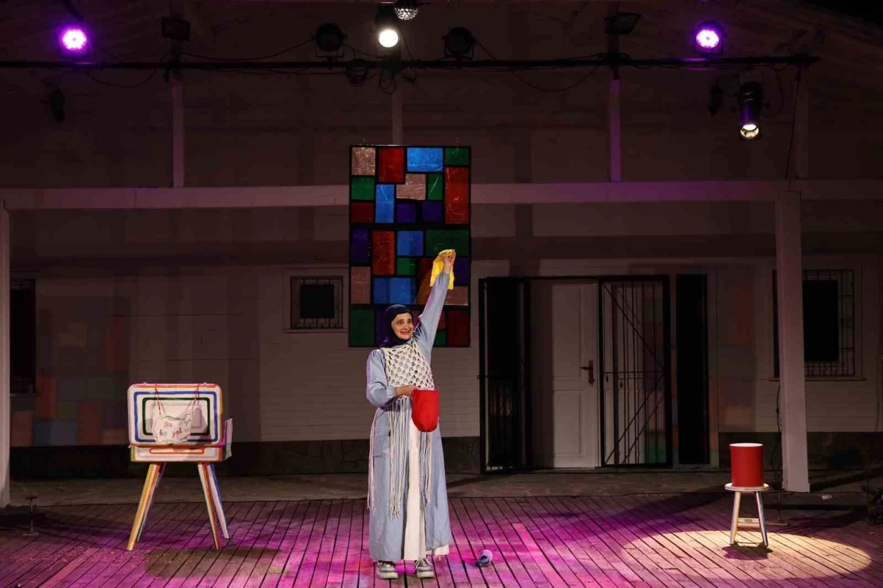 Kadın Oyunları Festivali "G&ouml;zbağcı" ile başladı
