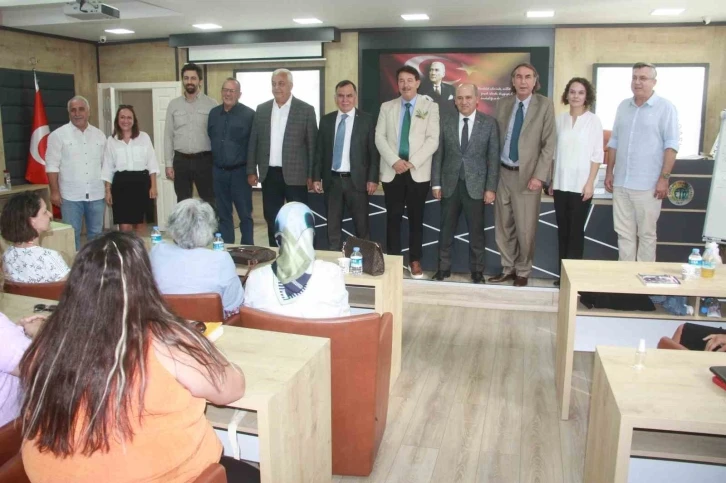 Kadın zeytin &uuml;reticilerine eğitim
