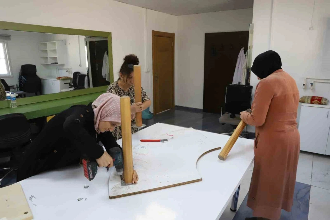 Kadınlar için başlatılan mobilya kurulum ve onarım eğitimi tamamlandı
