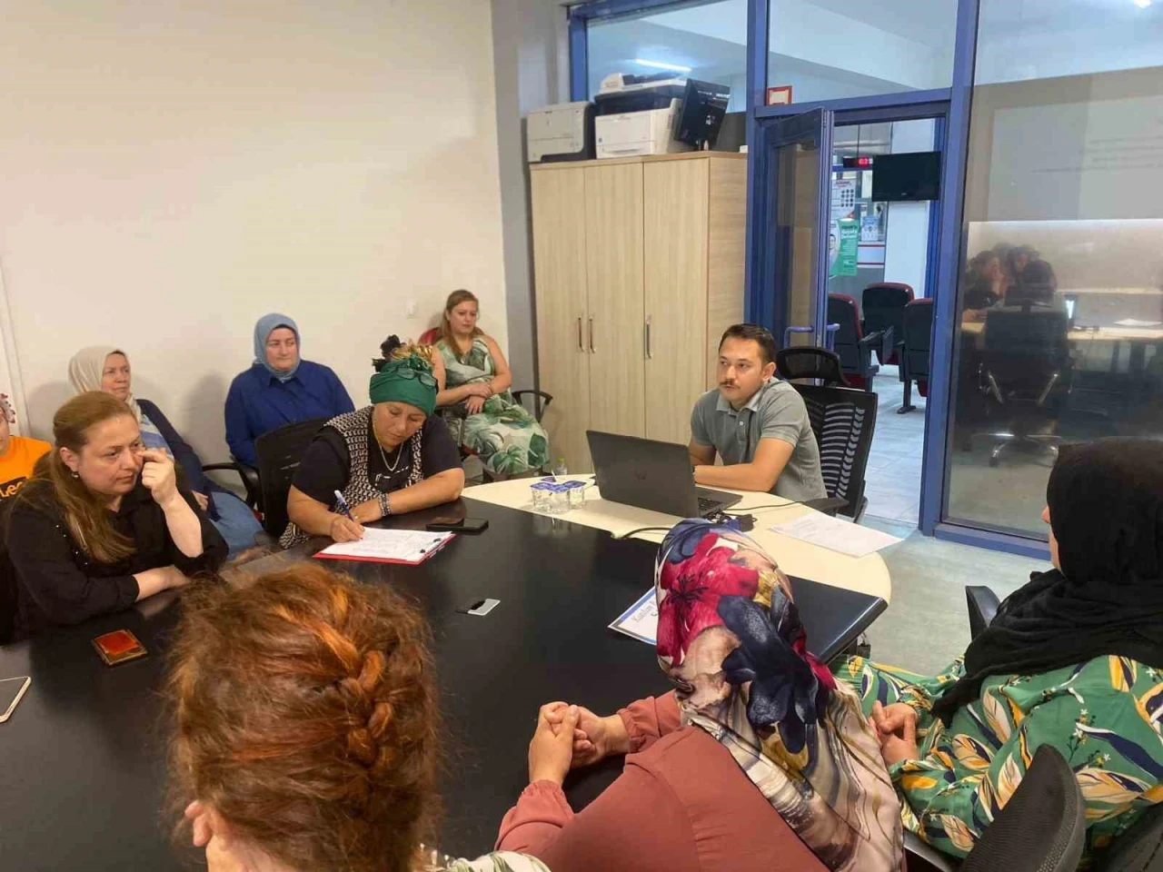 Kadınlara stres ve kaygı yönetimi eğitimi

