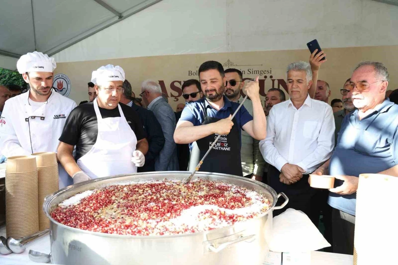 Kağıthane&rsquo;de 50 bin kişiye aşure dağıtıldı
