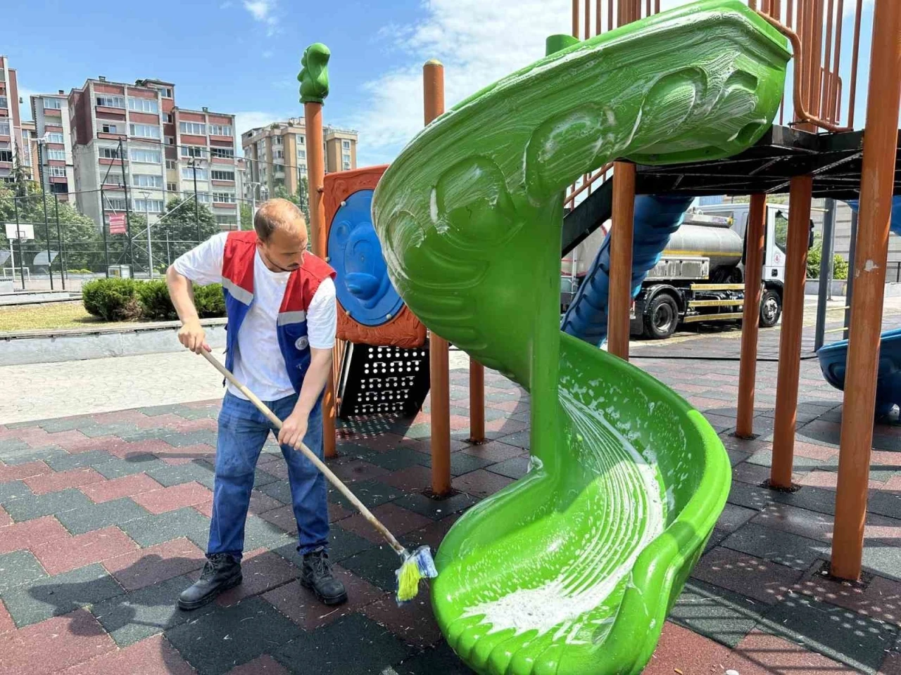 Kağıthane&rsquo;de parklarda temizlik seferberliği
