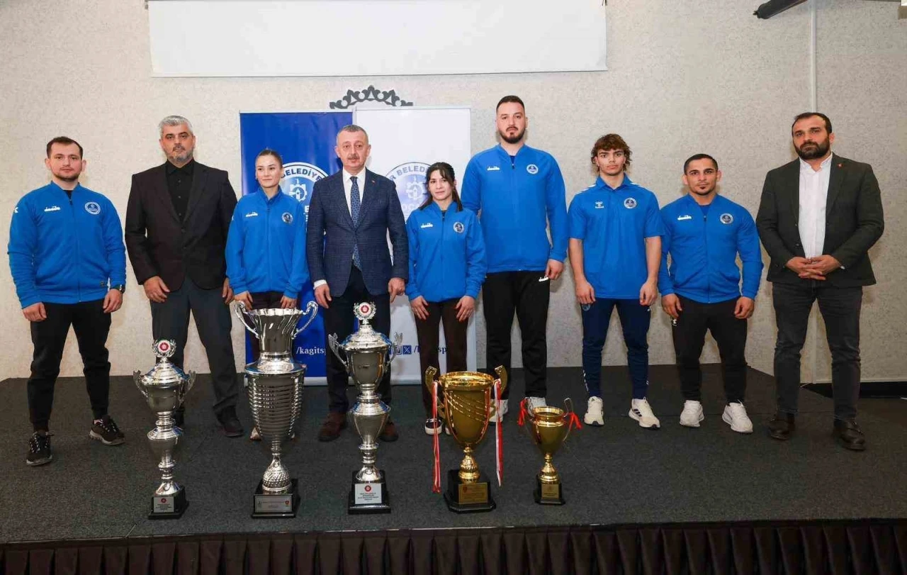 Kağıtspor Kul&uuml;b&uuml; 2025 yılını 317 madalya ile tamamladı
