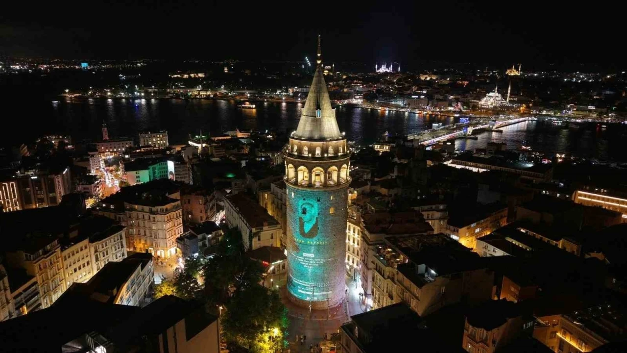 Kahramanmaraş&rsquo;ın edebiyat ışığı Galata Kulesi&rsquo;ne yansıdı
