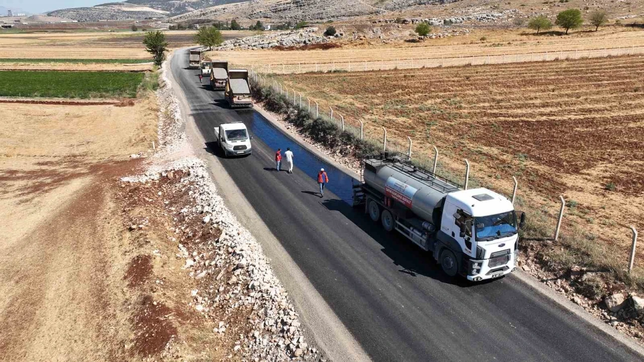 Kahramanmaraş Pazarcık kırsalında ulaşım standartları iyileştiriliyor
