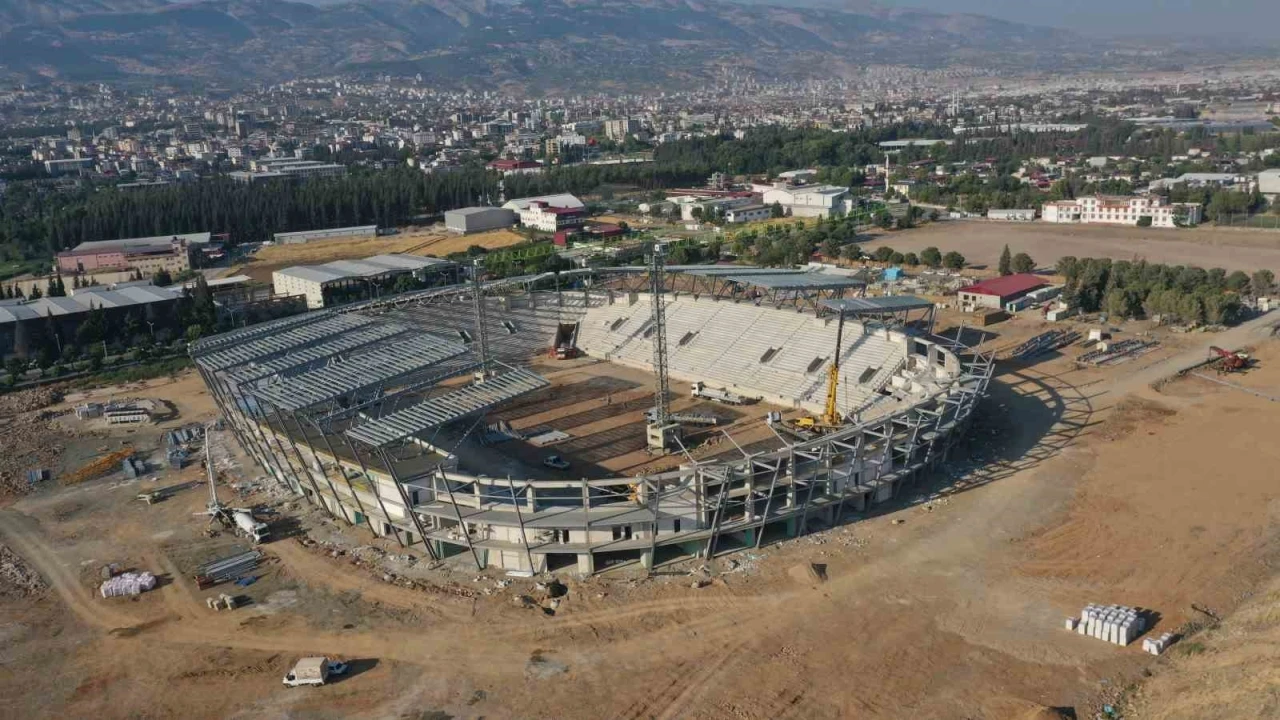 Kahramanmaraş Stadyumu&rsquo;nun y&uuml;zde 50&rsquo;si tamamlandı
