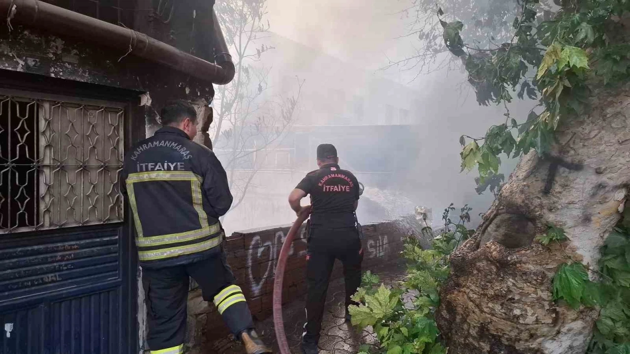 Kahramanmaraş’ta atık yangını
