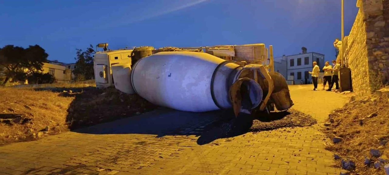 Kahramanmaraş&rsquo;ta beton mikseri devrildi: 1 yaralı
