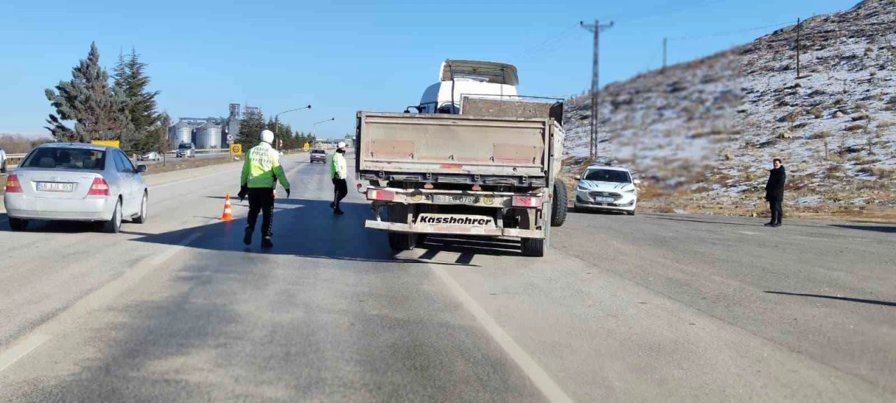Kahramanmaraş&rsquo;ta kış lastiği uygulaması
