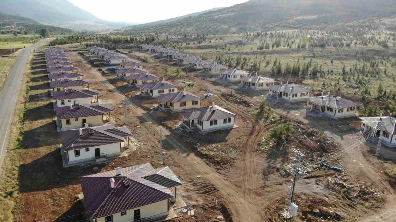 Kahramanmaraş’ta köy afet konutlarının yapımında sona gelindi

