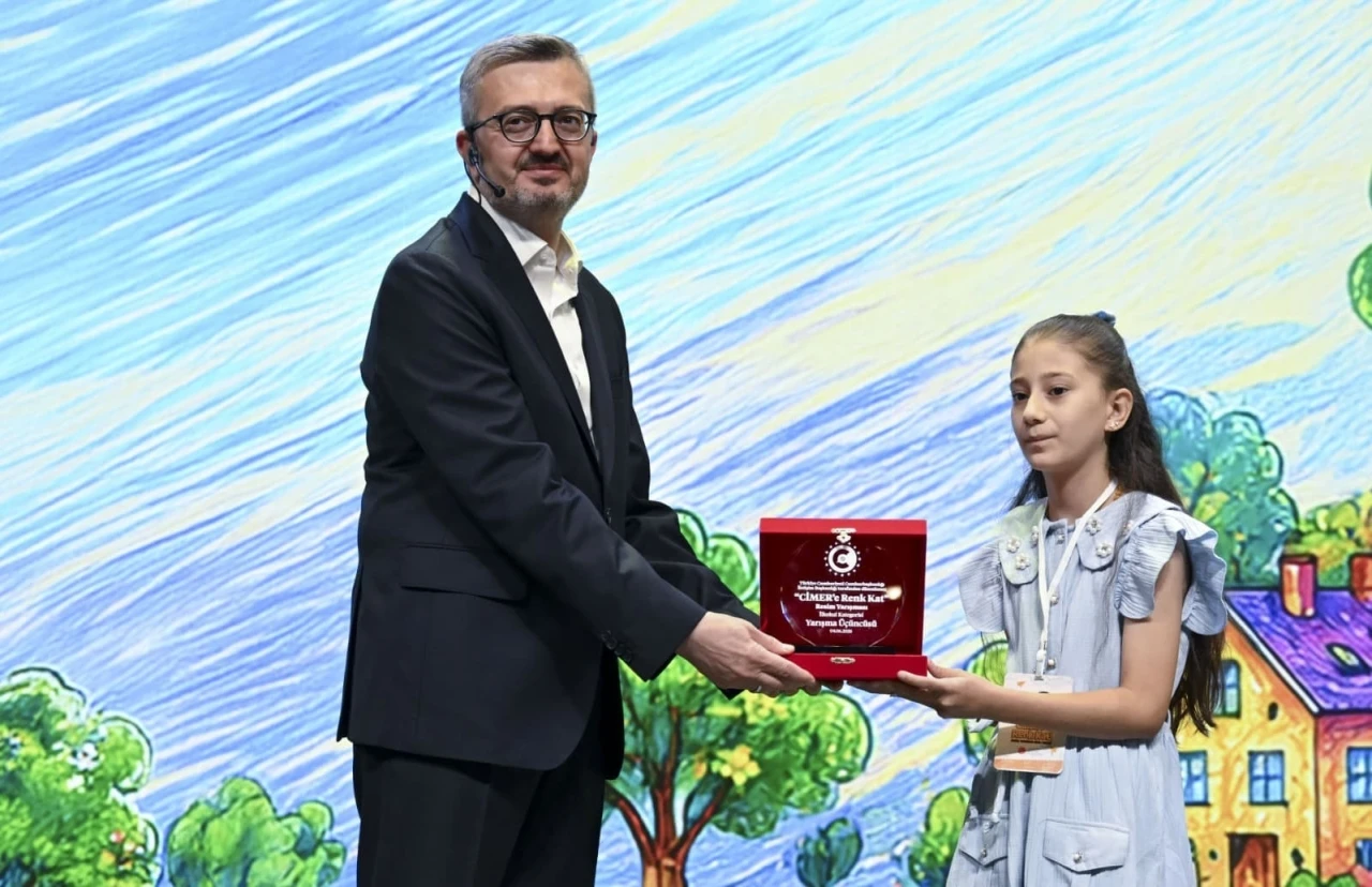 Kahramanmaraşlı &ouml;ğrenci CİMER yarışmasında T&uuml;rkiye &uuml;&ccedil;&uuml;nc&uuml;s&uuml; oldu
