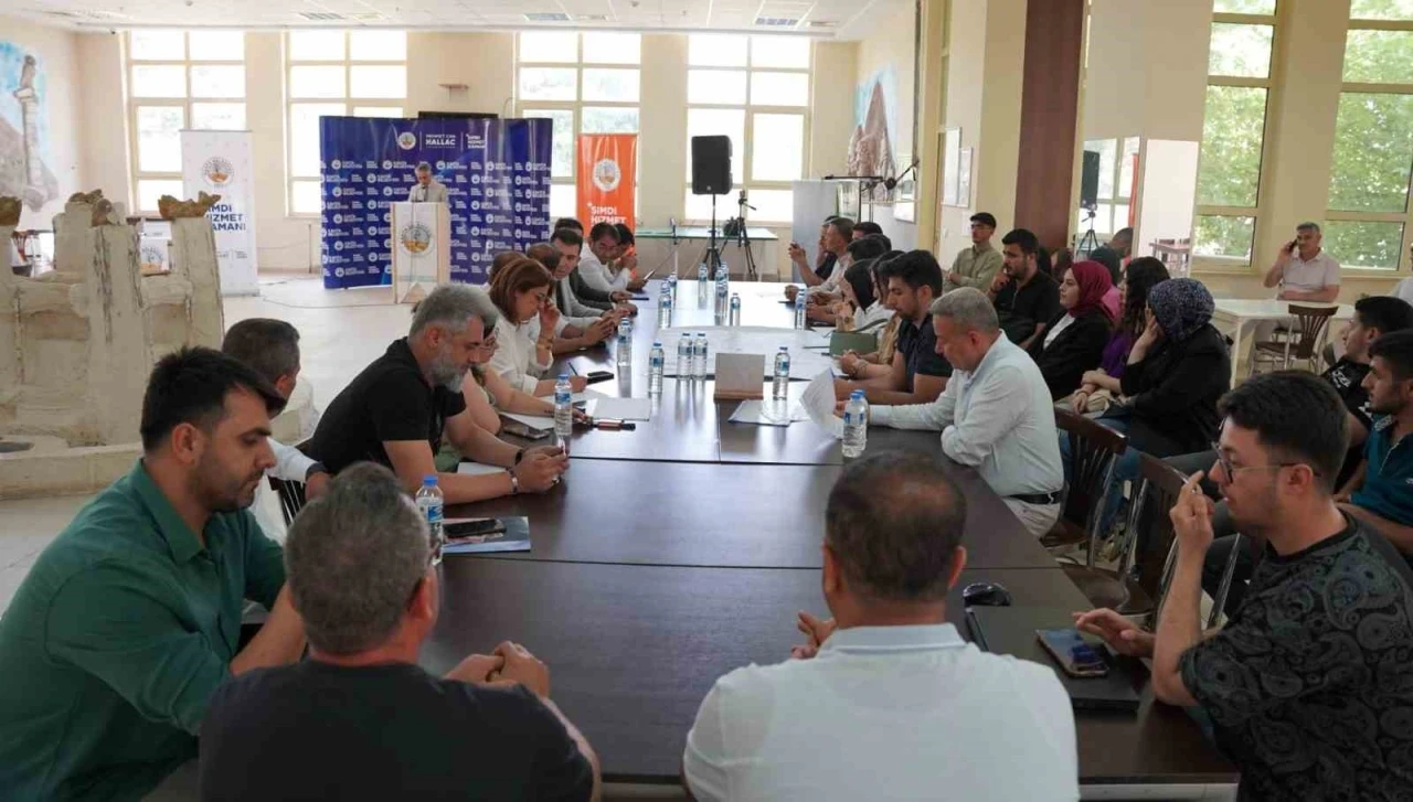 Kahta Belediyesi &quot;Marka Şehir Vizyonu&quot; çalıştayının ikincisini gerçekleştirdi
