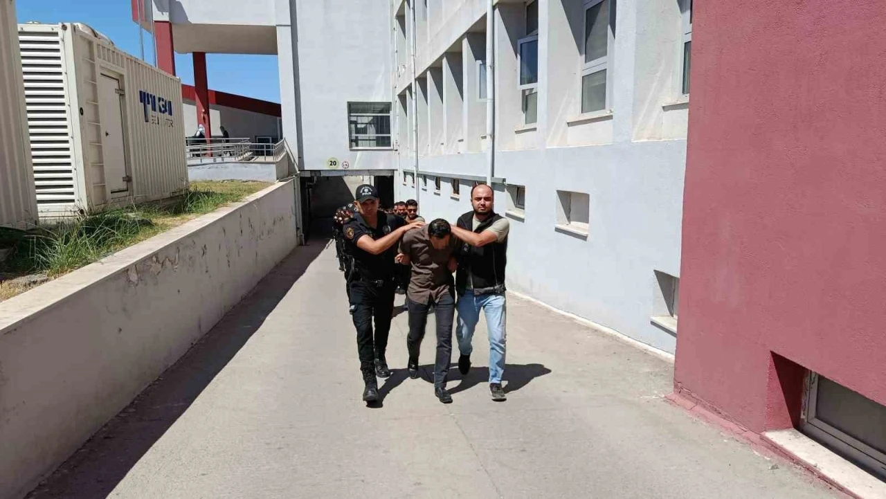 Kahve kutularındaki 825 kilo eroin, uyuşturucu ağını ortaya çıkardı: 16 tutuklama
