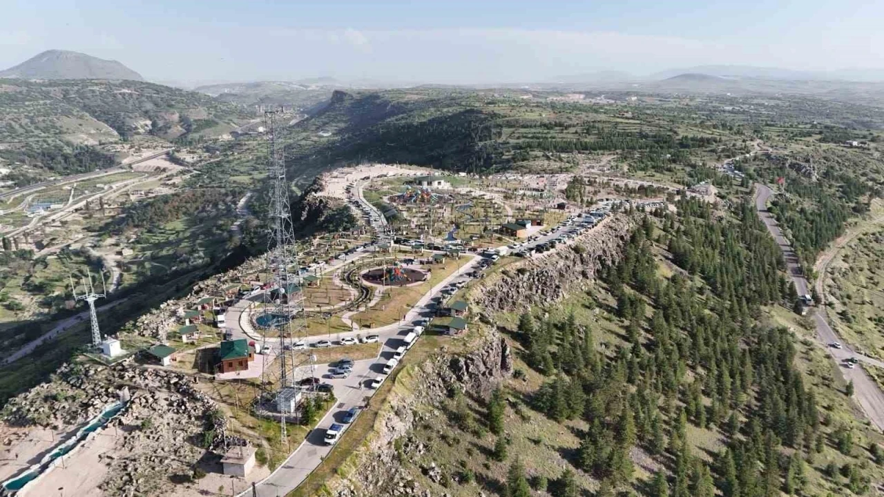Kahveci Dağı’nda festival havasında &quot;uçurtma şenliği&quot;
