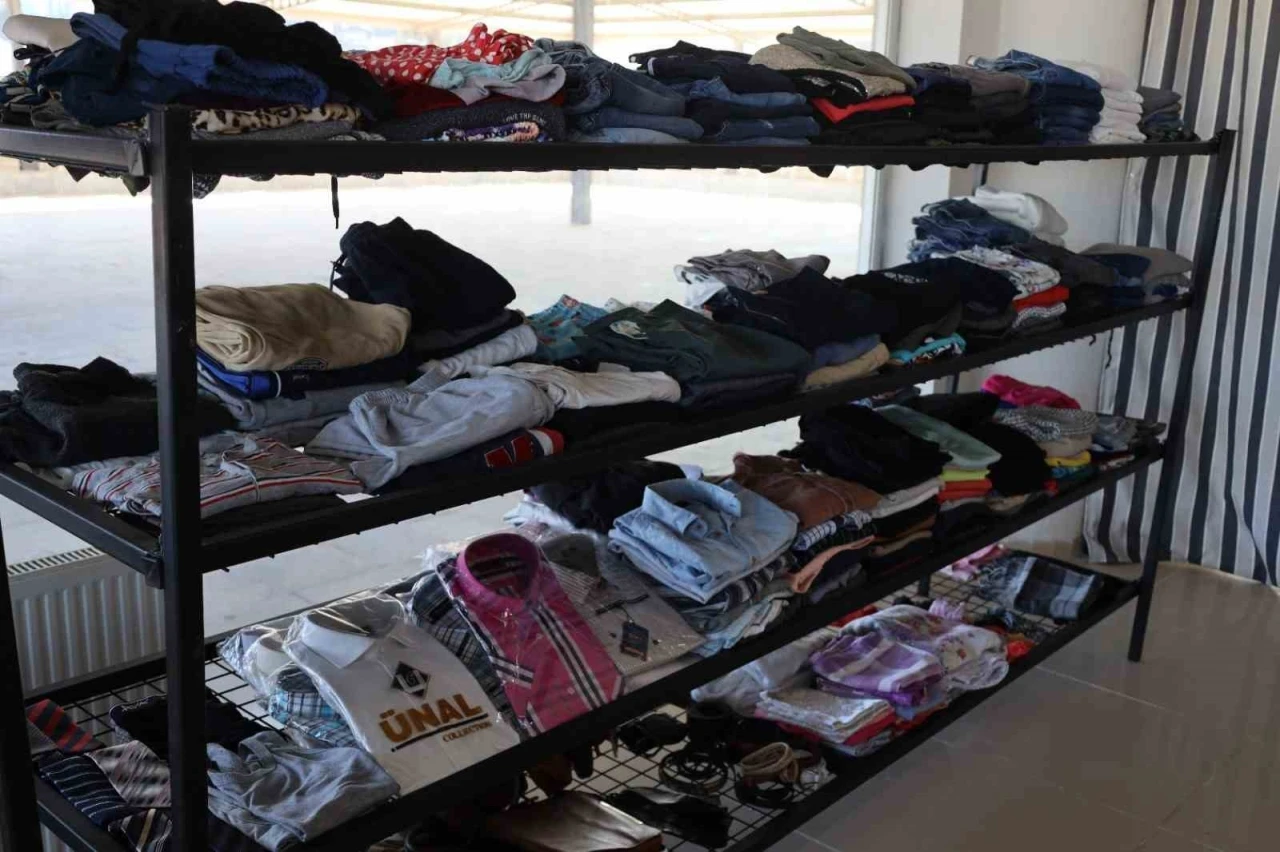 Kale Belediyesinden ihtiya&ccedil; sahibi vatandaşlara Sosyal Market desteği
