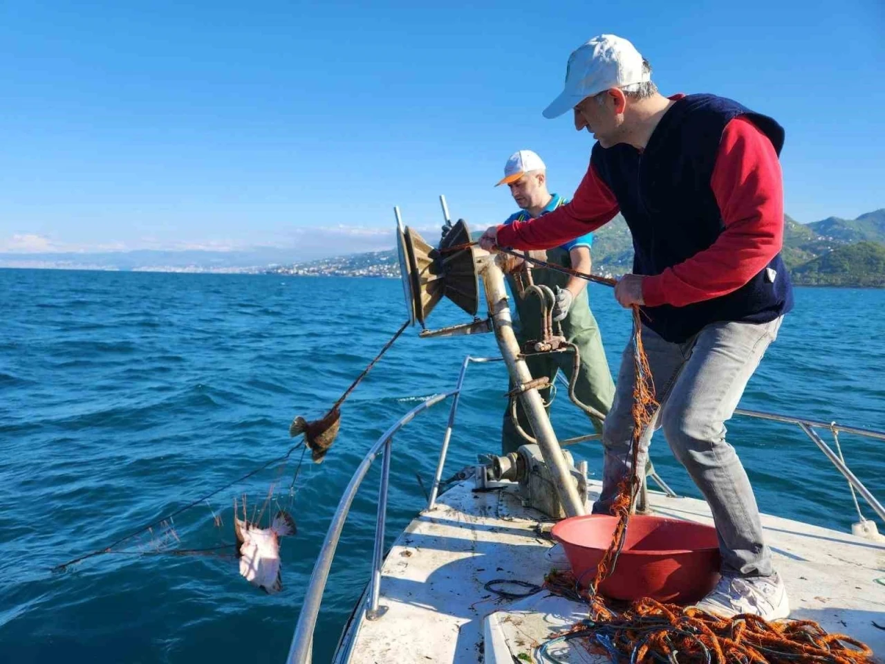 Kalkan av yasağı denetimlerinde 3 bin metre ağa el konuldu
