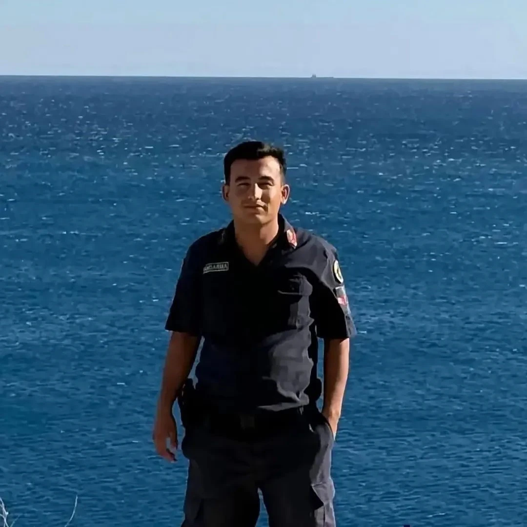 Kalp krizi sonucu hayatını kaybeden uzman &ccedil;avuş son yolculuğuna uğurlandı
